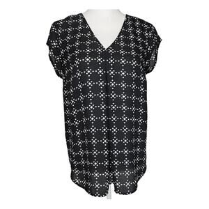 DR2 BY DANIEL RAINN SLEEVELESS TOP – BLACK/WHITE PATTERN – SIZE M – V-NECK